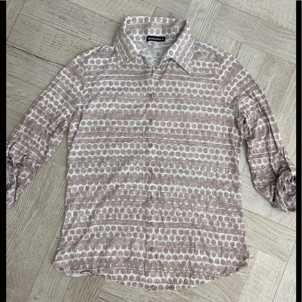 DAVID CLINE SNAP BUTTON DOWN SHIRT, SIZE S.